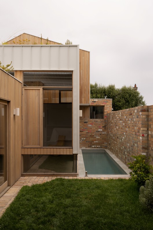 Stack & Field House / Steffen Welsch Architects - Image 2 of 23