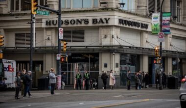 Buyers emerge for Hudson's Bay stores in downtown Vancouver, Calgary, Ottawa: court docs