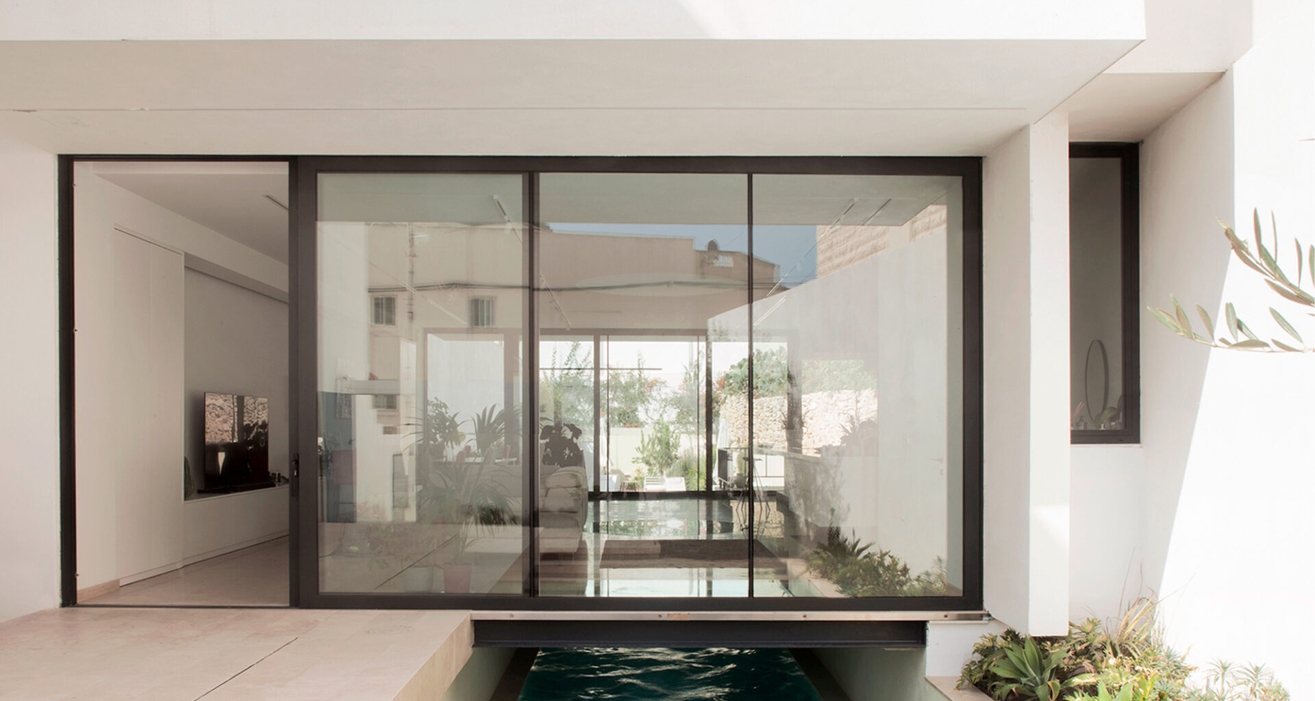 Bot-House / SON Architecture | ArchDaily