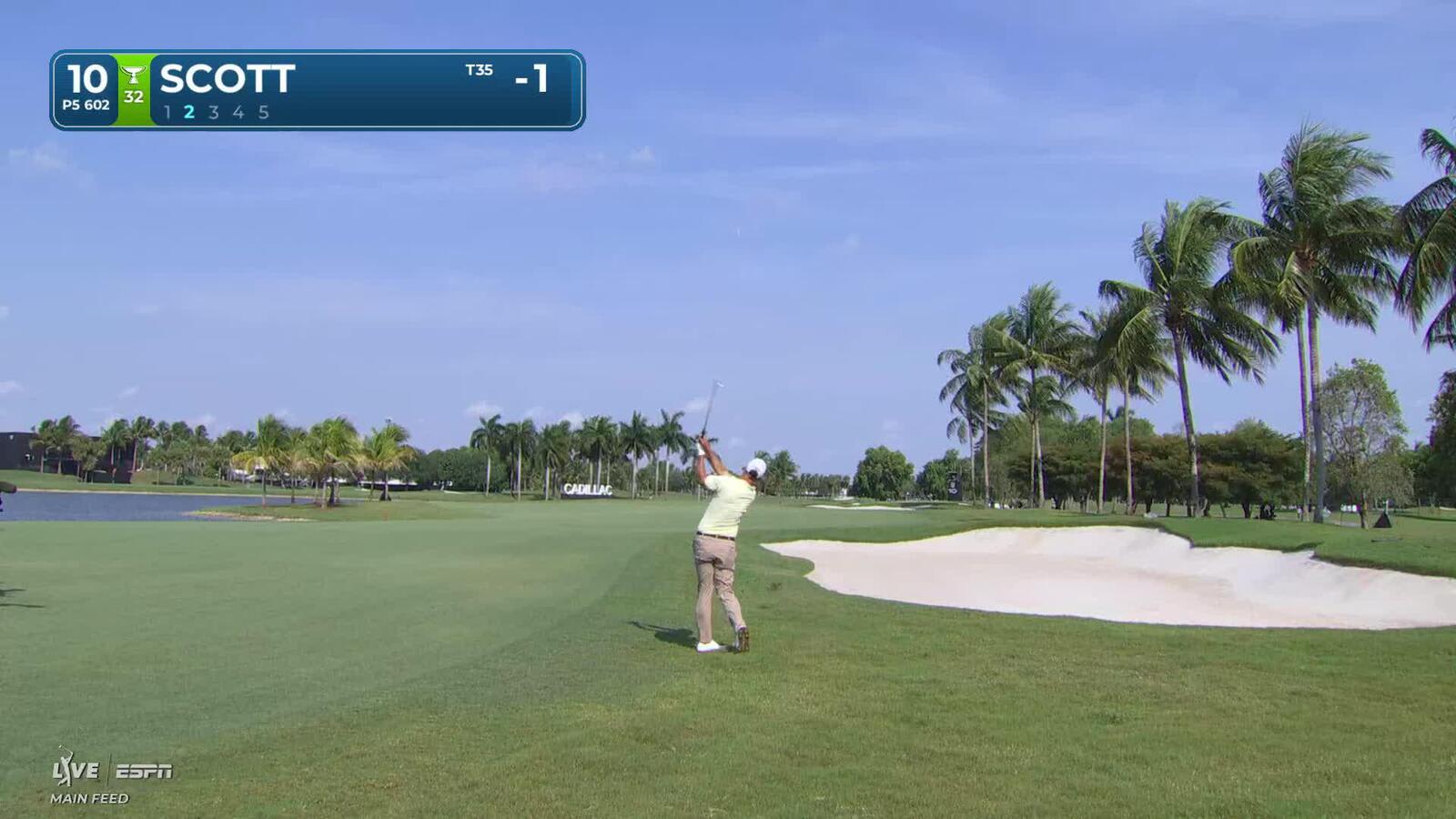 Adam Scott drains 19-foot putt for birdie on No. 10 at Cadillac