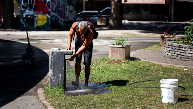 Councillor wants Vancouver's cool kit program reinstated ahead of hot summer forecast