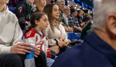 Gwyneth Philips stops 30 shots as Charge defeat Fleet to tie semifinal series 1-1