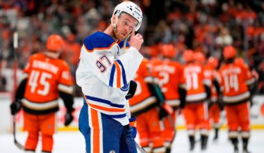 Oilers need some new players after early playoff ouster, GM Stan Bowman says – Winnipeg Free Press