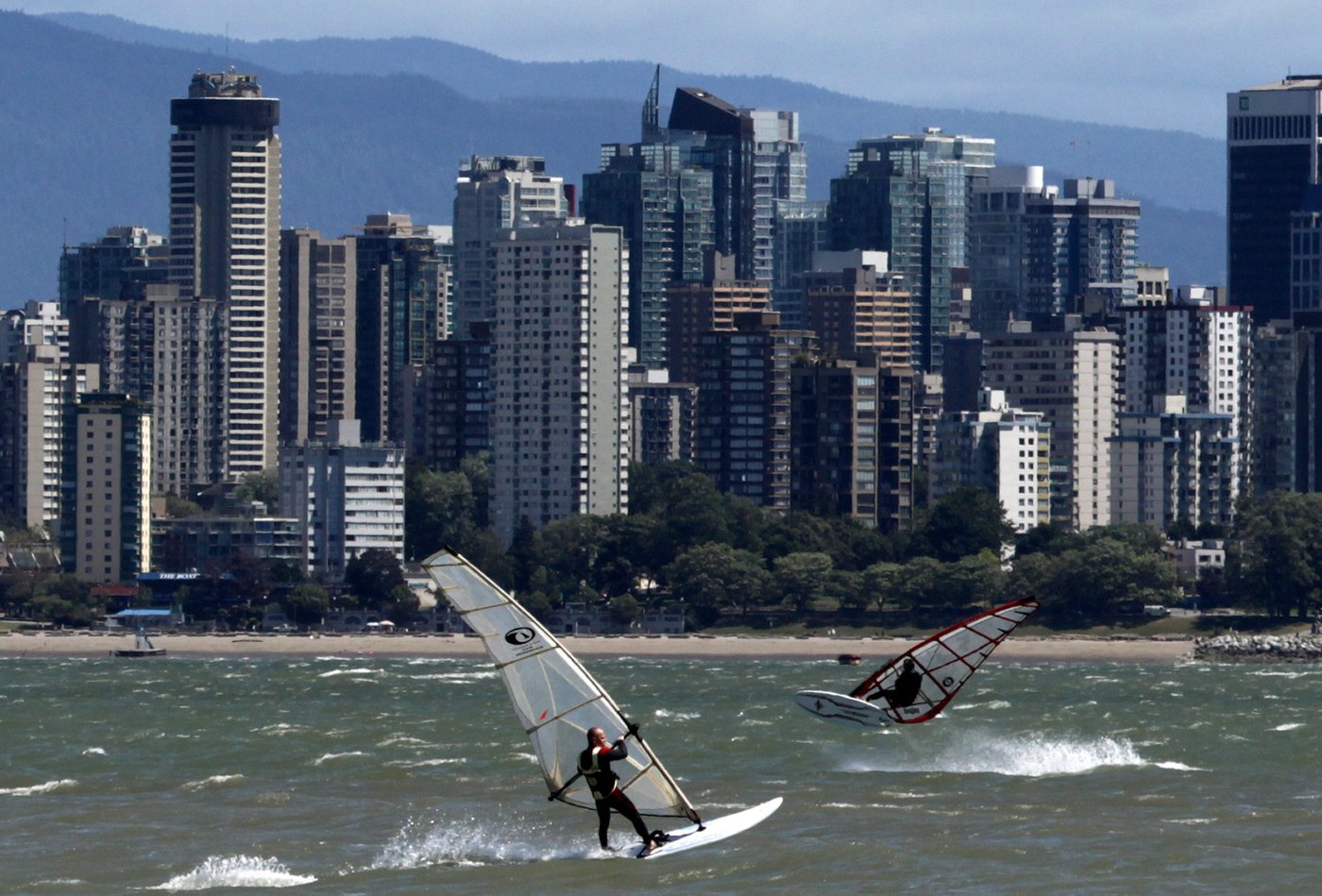Peter Gabriel recounts 1983 rescue as plan to reduce Vancouver lifeguards is reversed | NanaimoNewsNOW