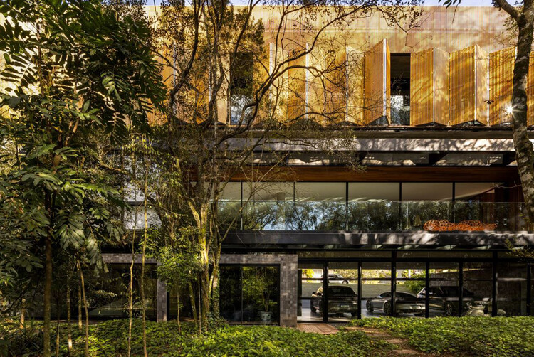 House 17-JB / Luiz Volpato Arquitetura - Image 2 of 38
