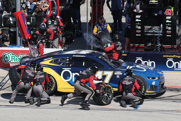 Ricky Stenhouse Jr., HYAK Motorsports