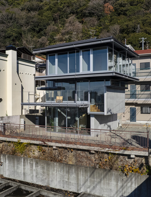 House in Kitano / Tomohiro Hata Architect and Associates - Exterior Photography, Balcony