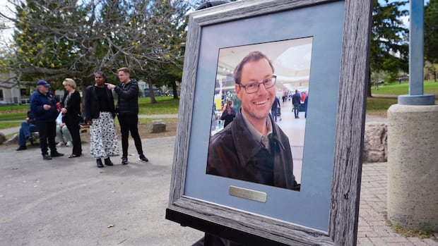 Barrhaven vigil commemorates 'crossing guard with the friendly smile'