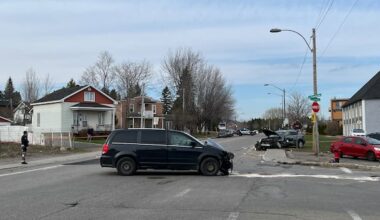 2 minors in hospital after being struck by vehicle in Quebec City