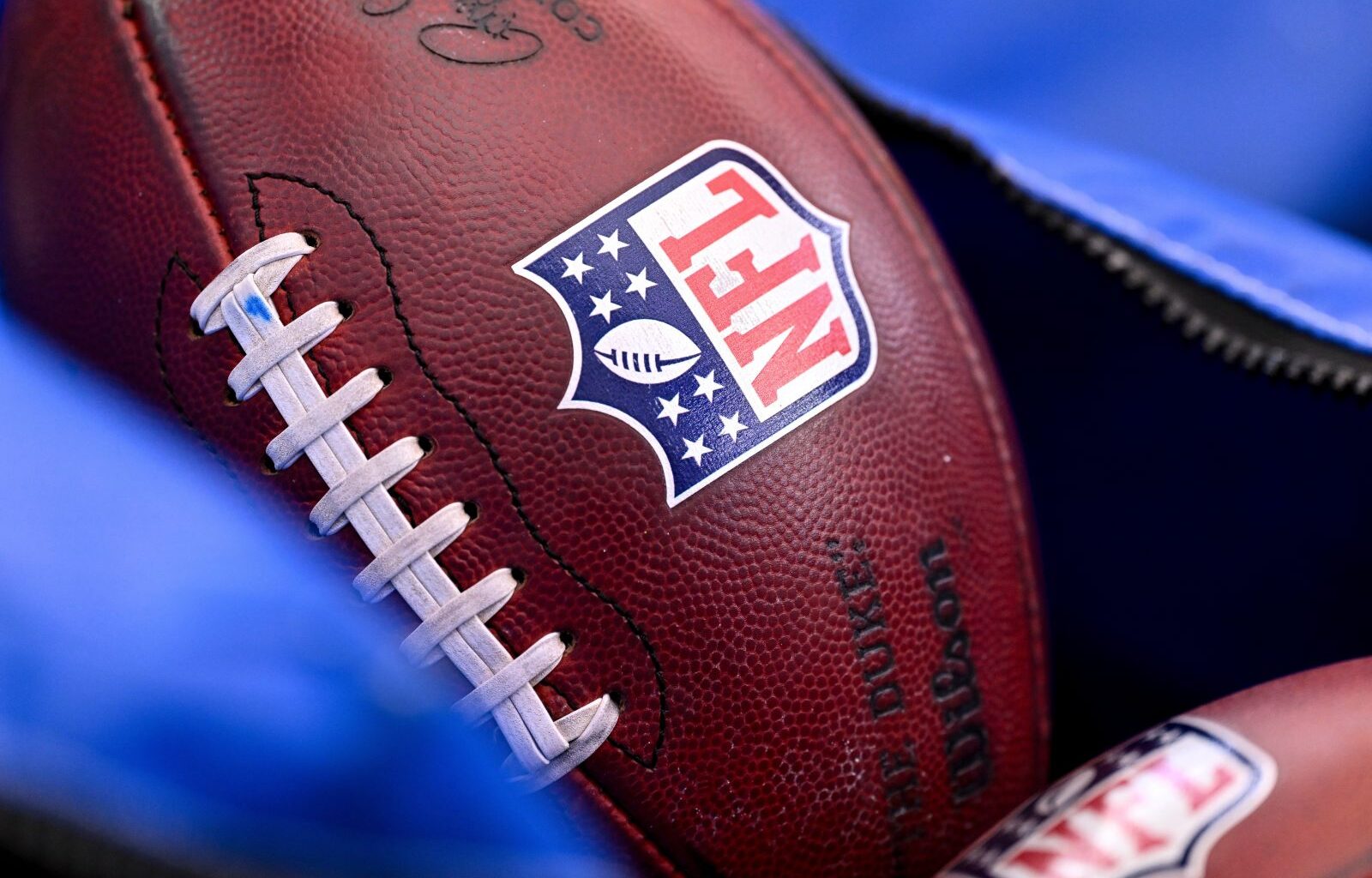 NFL and the NFL Referees Association are moving closer toward a new deal, AP source says – Winnipeg Free Press