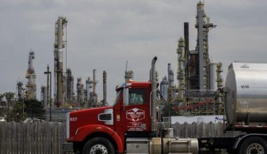 Suncor CEO as producer's profit tops $2B