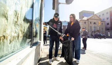 Record-setting volunteer army invades downtown to clean up trash – Winnipeg Free Press