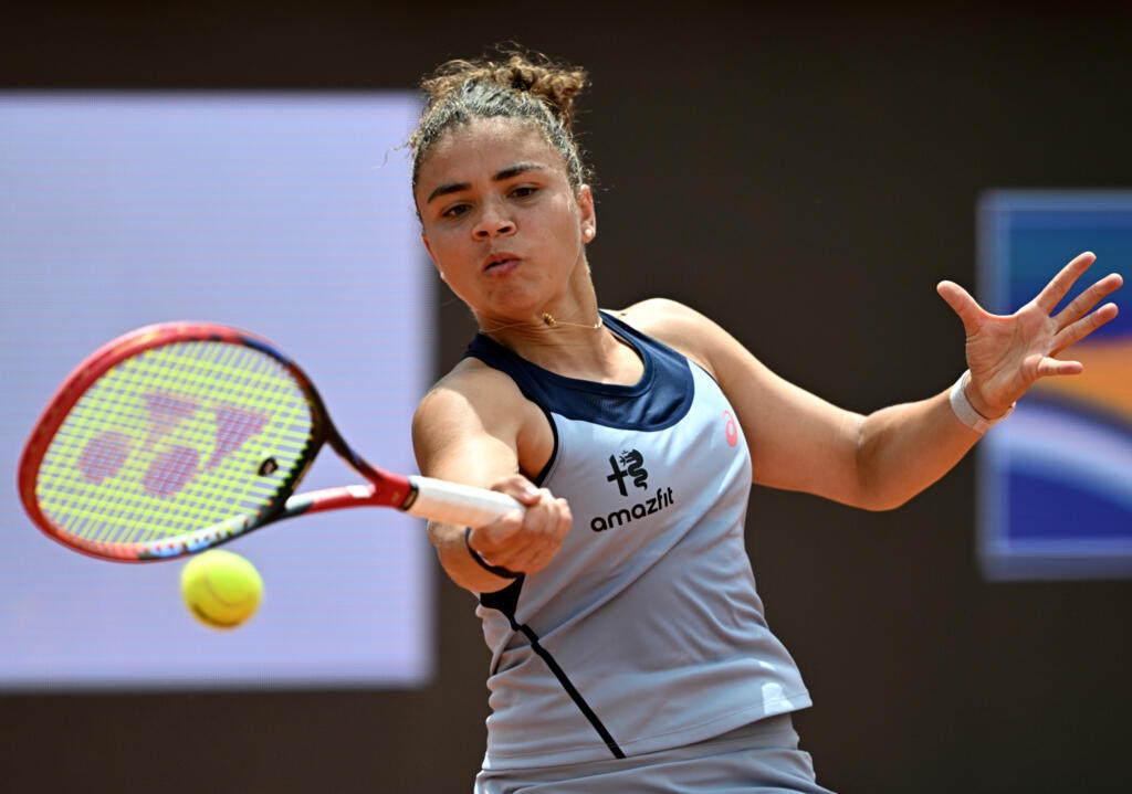 Italy's Jasmine Paolini turned on the afterburners after going behind following an error-strewn first set