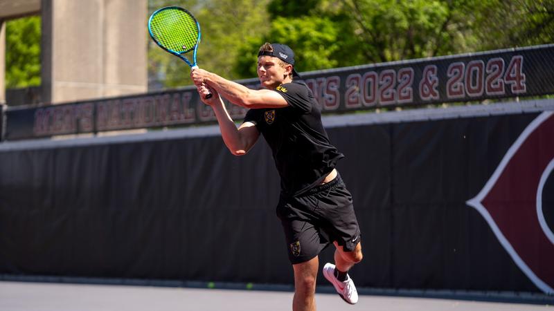 No. 22 Men’s Tennis Sweeps Greenville in First Round of NCAA Tournament