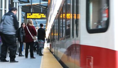 Calgary Transit considering fare structure changes