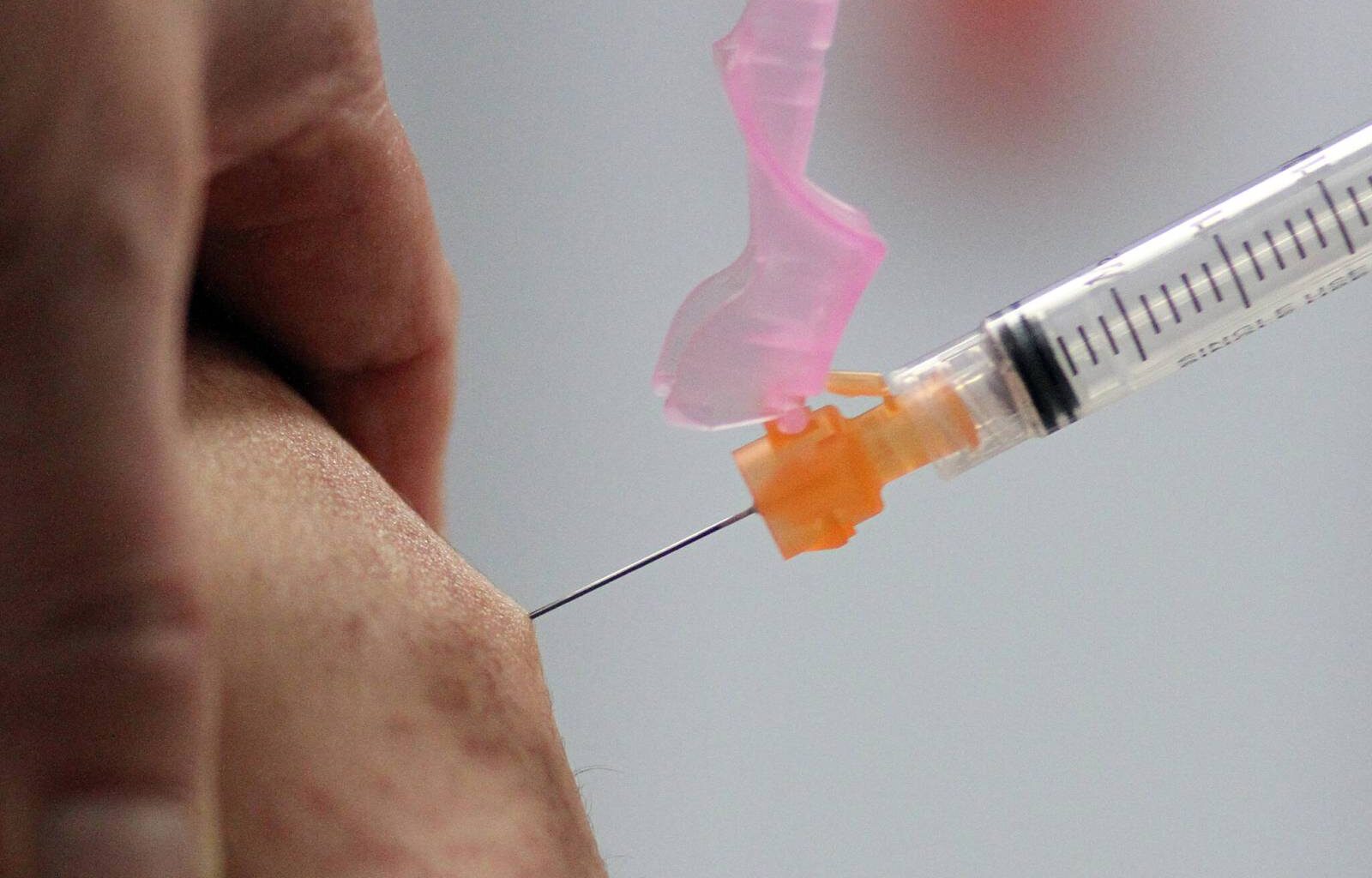 Hep A outbreak in province’s North makes its way to Winnipeg, officials scrambling to vaccinate people at high risk – Winnipeg Free Press