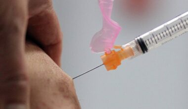 Hep A outbreak in province’s North makes its way to Winnipeg, officials scrambling to vaccinate people at high risk – Winnipeg Free Press