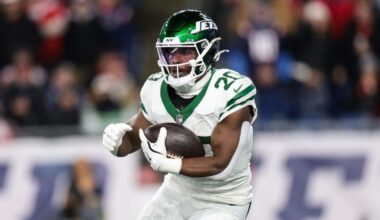 Breece Hall contract: Jets RB agrees to extension, joins NFL's highest-paid RBs