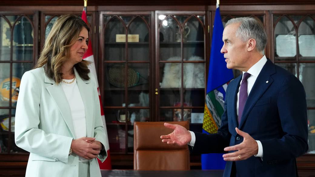 Click to play video: '‘I hope we can get to the finish line’: Smith nudges Carney for progress on Canada-Alberta MOU'