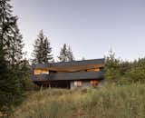 The Outdoor Conversation Pit at This British Columbia Home Will Give You Something to Talk About - Photo 14 of 14 -