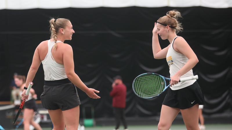 No. 19 Women’s Tennis Advances to Sweet 16 with 4-0 Win over No. 28 UW-La Crosse in NCAA Tournament