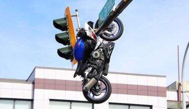 Motorcyclist seriously injured after crash leaves bike dangling from traffic light near Surrey-Delta border
