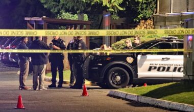 2 men shot dead in Surrey parking garage: police