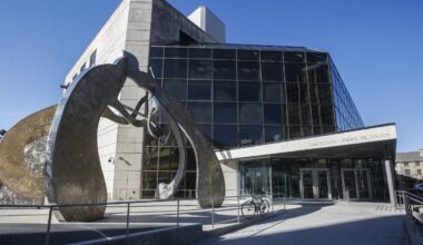 Former Winnipeg hockey coach sentenced to 6 years for sex assault of player
