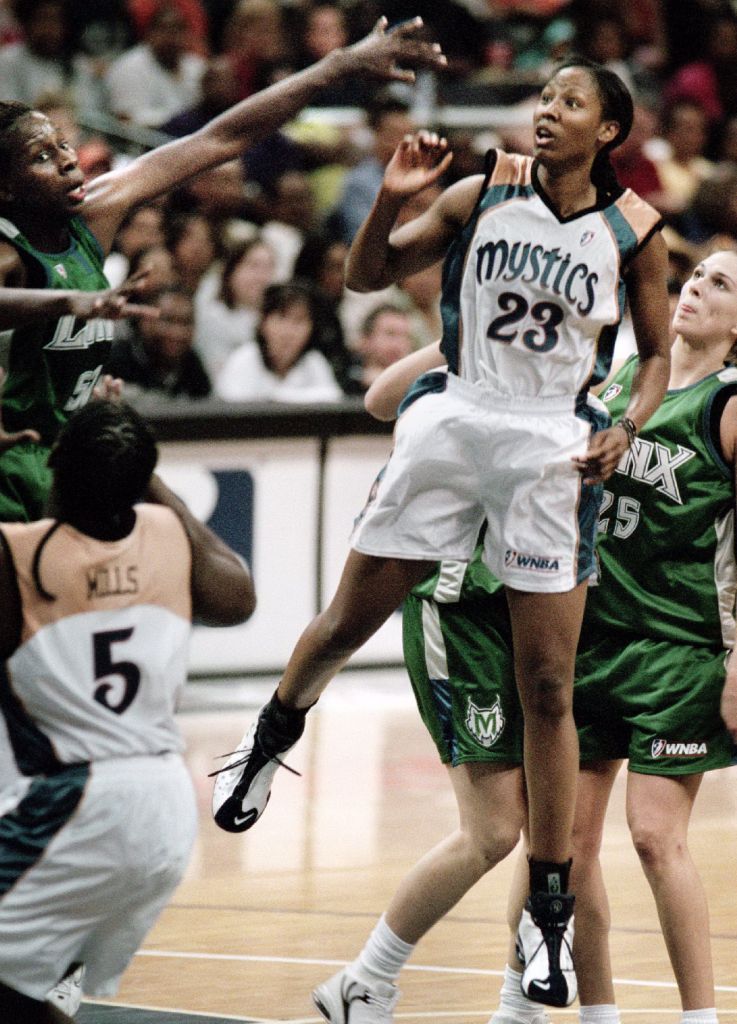 SLUG:SP/MYSTICS26, 4 DATE: 6/25/2001 PHOTOG: Sarah L. Voisin