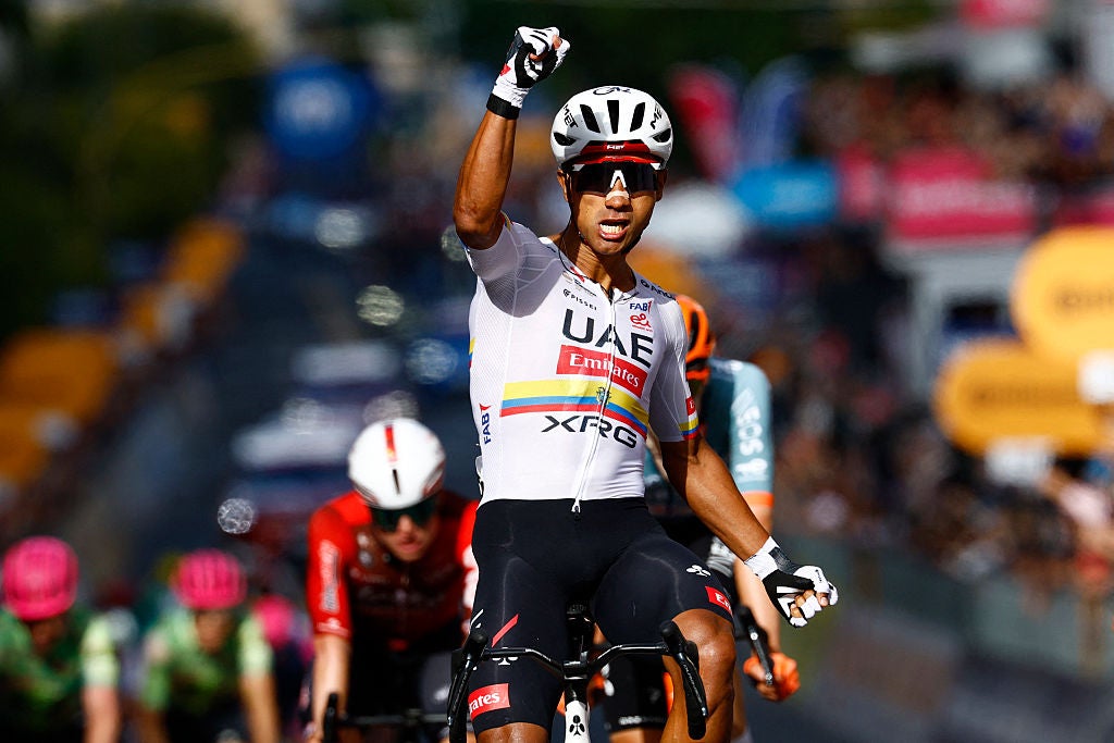 Jhonatan Narvaez wins Giro stage 4