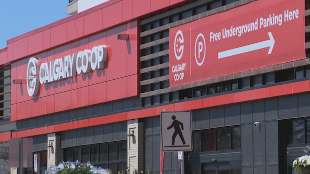 Daylight shooting at northeast Calgary Co-op likely connected to organized crime, police say