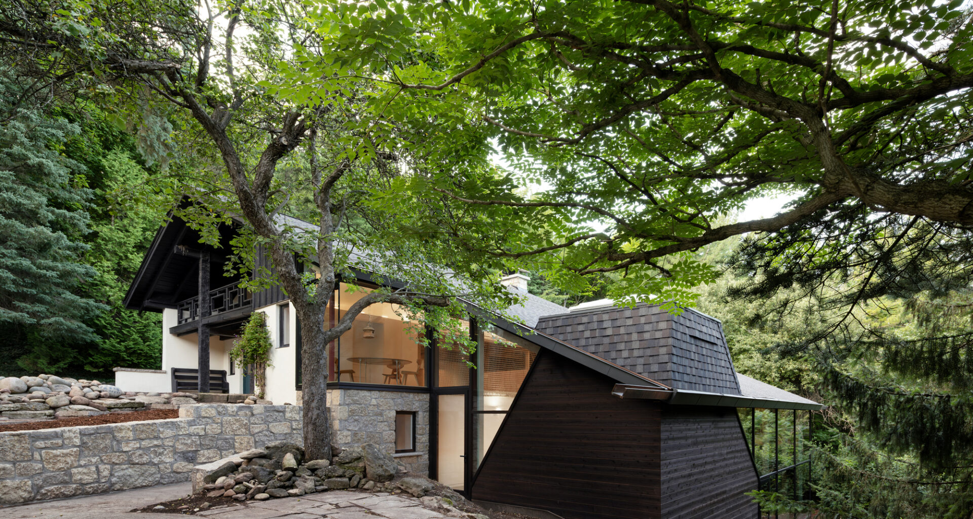 Belfountain House / UUfie | ArchDaily