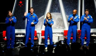 Artemis II crew gets hero's welcome at Canadian Space Agency in Quebec