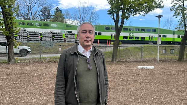 Upper Beaches residents angry over lack of vibration, noise mitigation for Metrolinx expansion