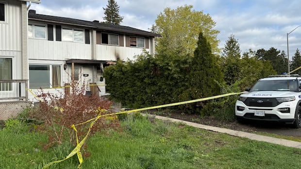 1 dead after Russell Road townhome fire