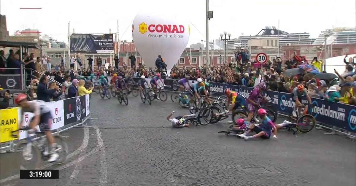 Commentators lash out at Giro d'Italia organisers over crashes