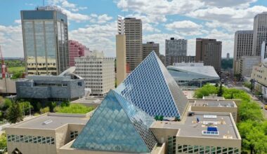 Edmonton mayor defends hybrid work model amid push for return-to-office