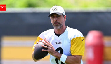 Aaron Rodgers’ Steelers return puts NFL legend among oldest quarterbacks ever chasing another Super Bowl run