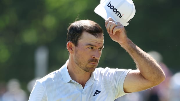 Alex Smalley grabs lead at PGA Championship, Canadian Nick Taylor 2 shots back