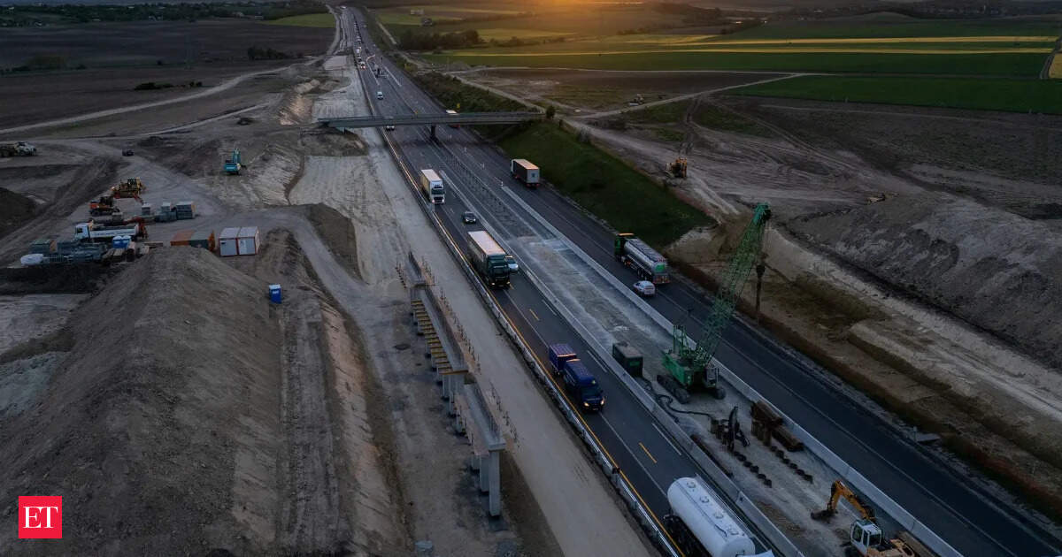 India plans Rs 35,000 crore highway asset monetisation in FY27