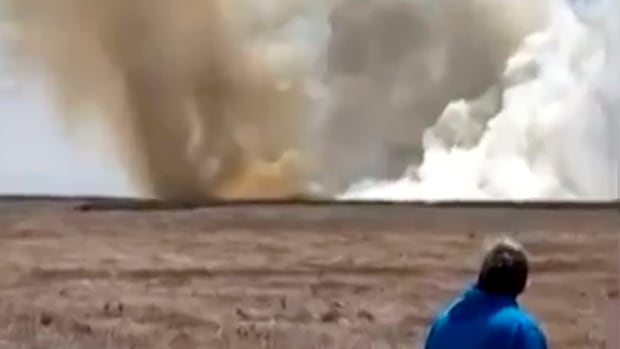 4 crew members ejected safely after 2 U.S. navy jets crash during air show