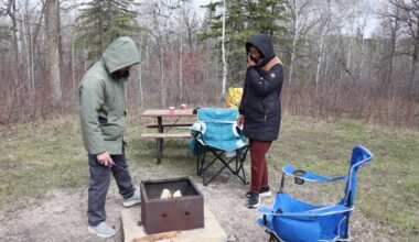 Despite cool temperatures, campers determined to enjoy Victoria Day weekend – Winnipeg Free Press