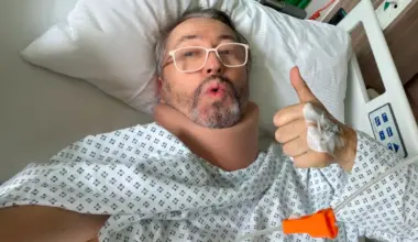 Former F1 driver issues hospital bed update after surgery