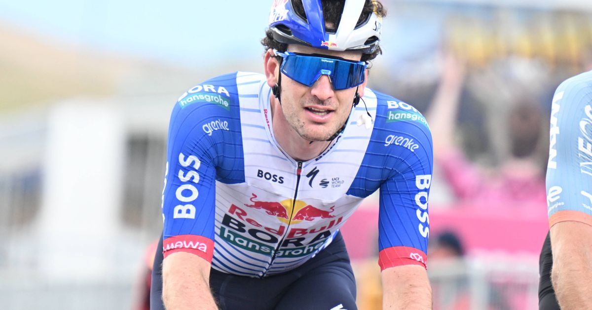 Mick van Dijke keeps Pellizzari and Hindley upright in Giro