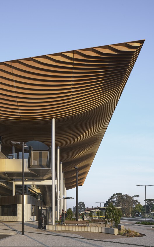 Pakenham Station / Genton - Exterior Photography, Column