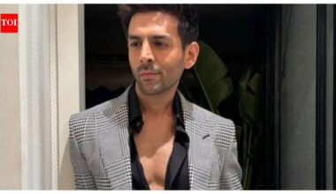 Kartik Aaryan and Kabir Khan spotted shooting for next film in Kashmir