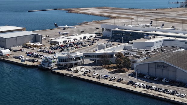 Billy Bishop expansion could cost up to $5B. But taxpayers won't foot the bill, federal agency says