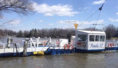 Transport Canada flags 7 safety failures on Montreal ferry after car, driver fall in river