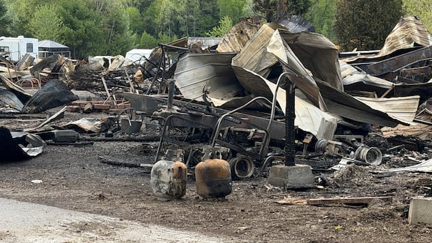 12 mobile homes lost in fire east of Ottawa