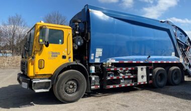Toronto approves rules requiring side guards on heavy duty trucks under contract to city
